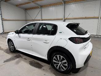 Peugeot e-208 50kWH 100kW Active picture 11