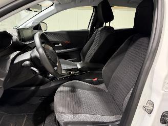 Peugeot e-208 50kWH 100kW Active picture 32