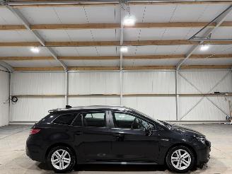 damaged passenger cars Toyota Corolla Touring Sports 1.8Hybrid 72kW Automaat Business 2021/12