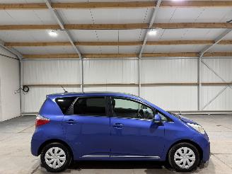 uszkodzony samochody osobowe Toyota Verso S 1.3 VVT-i 73kW Automaat Airco Camera Navi Aspiration 2011/5