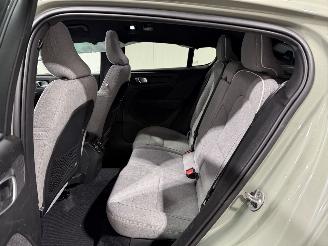 Volvo C-40 69kWh 170kW Recharge Ultimate picture 38