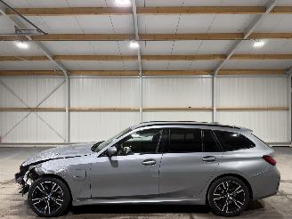 BMW 3-serie 330e 135kW Automaat Camera picture 8