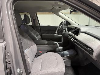 Kia EV3 81.4kWh 150kW PLUS picture 28