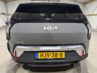 Kia EV3 81.4kWh 150kW PLUS picture 23