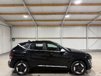 Coche accidentado Hyundai Kona 65.4kWh 160kW Comfort Electric 2025/4