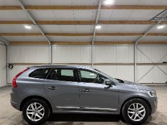 Damaged car Volvo Xc-60 2.0D3 110kW FWD R-Design 2017/1