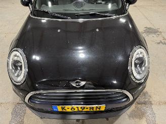 Mini Cooper 1.5 100kW Automaat Cooper Chili picture 18