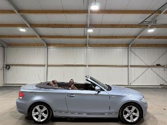 Voiture accidenté BMW 1-serie Cabrio 118i 105kW Automaat Executive 2011/4