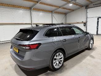 Skoda Superb 1.5TSI PHEV 110kW Automaat Pano Business Edition picture 5