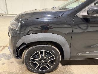 Dacia Spring 27kWh 33kW Comfort Plus OrangePack picture 15