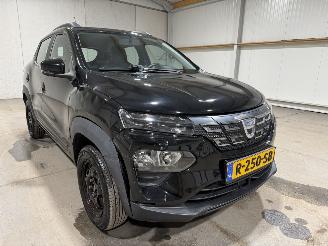 Dacia Spring 27kWh 33kW Comfort Plus OrangePack picture 20