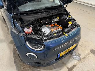 Fiat 500 42kWh 87kW Cabrio La Prima picture 25