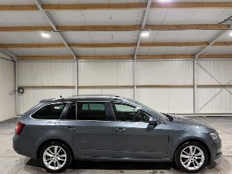 Damaged car Skoda Octavia 2.0TDI 110kW Automaat Style Business 2019/1