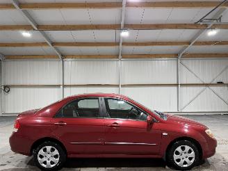 Damaged car Kia Cerato 2.0CVVT 105kW Automaat Ex-ecutive 2008/1