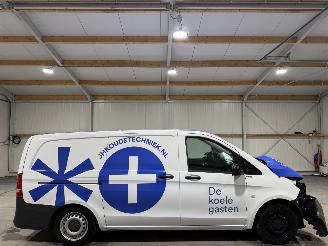 krockskadad bil bedrijf Mercedes Vito 114CDI 100kW 2023/12