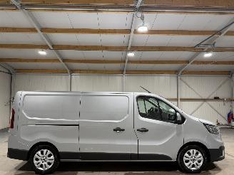 krockskadad bil bedrijf Renault Trafic 52kWh E-Tech T29 L2 HAdvance 2026/3