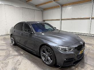 BMW 3-serie 320i 135kW Automaat Luxury Edition picture 2