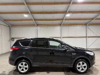 Vaurioauto  passenger cars Ford Kuga 2.0TDCI 132kW Automaat Titanium Styling Pack 4WD 2016/4