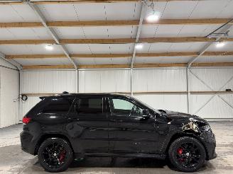 Vaurioauto  passenger cars Jeep Grand-cherokee 6.4V8 SRT 344kW Automaat Pano 4X4 2019/2