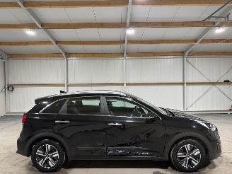 Damaged car Kia Niro 1.6GDI Hybrid 77kW Automaat DynamicLine 2021/8
