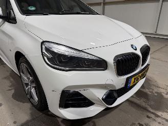 BMW 2-serie 220i 141kW 7-Persoons   Automaat High Executive picture 22