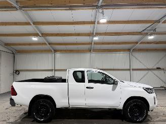 krockskadad bil bedrijf Toyota Hilux 2.4D-4D 110kW 4WD Cool Comfort 2023/5
