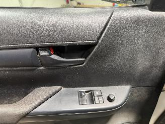 Toyota Hilux 2.4D-4D 110kW 4WD Cool Comfort picture 20