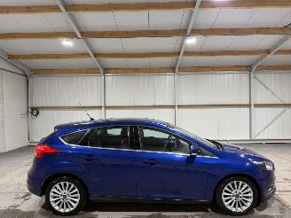 Unfallwagen Ford Focus 1.0 74kW Airco Titanium 2016/9