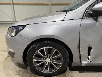 Peugeot 308 1.2PT 96kW Blue Lease Premium picture 16