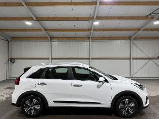 skadebil auto Kia Niro 1.6GDI Hybrid 77kW Automaat DynamicLine 2021/4