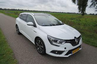 Avarii autoturisme Renault Mégane 1.3 116pk  TCe Bose Navigatie Sport stoelen  186.000km nap Leer Sport [  2020 2020/3