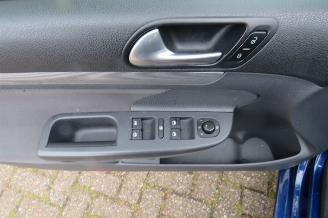 Volkswagen Golf 1.6 Optive 5 Drs  193.000km nap Airco Sportstoelen picture 6