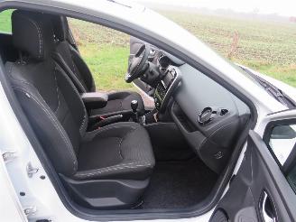 Renault Clio 0.9 TCe Zen 2019  Navigatie Airco   [ parkeerschade Bumper picture 6