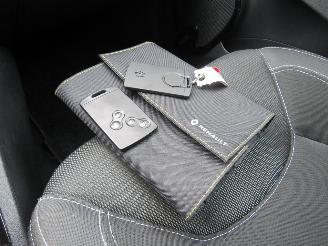 Renault Clio 0.9 TCe Zen 2019  Navigatie Airco   [ parkeerschade Bumper picture 21