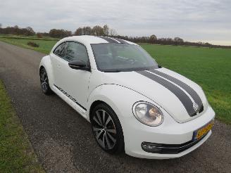 damaged passenger cars Volkswagen Beetle 2.0 TSI  200pk Automaat Turbo Sport  11-2011 188.000km 2011/11