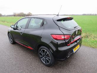 krockskadad bil auto Renault Clio 0.9 tce 90pk 5drs Euro 5  Night&Day Navigatie  2012-12 2012/12