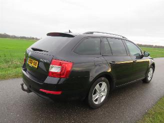 krockskadad bil auto Skoda Octavia 1.2 TSi Greentech Active Edition  Camera Navigatie Clima Stoelverwarming 2014/5