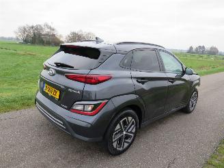 Hyundai Kona 39 kw Automaat  Elektrisch 2021  40.000km Camera Navigatie  stoelverwarmig  nieuwstaat picture 1