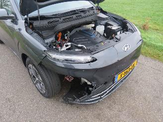 Hyundai Kona 39 kw Automaat  Elektrisch 2021  40.000km Camera Navigatie  stoelverwarmig  nieuwstaat picture 2