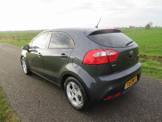 Avarii autoturisme Kia Rio Kia Rio 1.2 CVVT Design Edition 86pk Navigatie Airco  2013 5drs 2013/8
