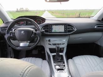 Peugeot 308 SW 1.2eTHP 131pk!!! Automaat Allure 178.000km nap Camera leer Navigatie Splinter nieuw picture 5