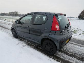 Peugeot 107 1.0 12v  89.000km  100% Orgineel 5drs Airco  [ nieuwstaat  2009 picture 13