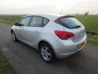 krockskadad bil auto Opel Astra 1.4  156.000km nap Airco  5drs Airco 2010 2010/4