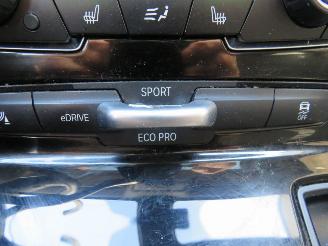 BMW 2-serie 225 XE AUT Plug in  Hybride Elektrisch  Benzine 225xe iPerformance 4x4 High Executive Panoramada picture 11