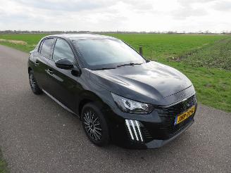skadebil auto Peugeot 208 1.2 Pure Tech 100 Allure  3.000km  splinter nieuw  5drs Camera Leer Sport stoelen 2025 2025/3