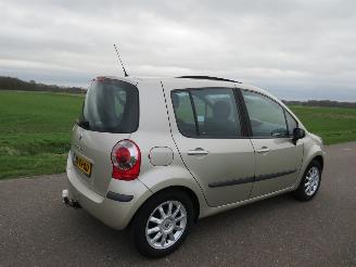 Damaged car Renault Modus 1.6 16v Automaat  91.000km nap 5drs Mpv Airco  [ van opa geweest 2007/3