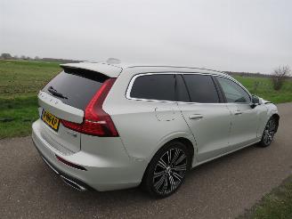 skadebil auto Volvo V-60 Volvo V60 2.0 T8  330pk Aut Twin Engine 4 AWD R-Desig Elektrisch Benzine 2020 2020/11