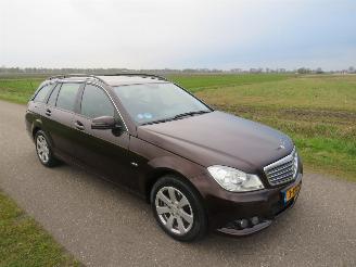 krockskadad bil auto Mercedes C-klasse Estate 250 Business Class Elegance 204pk Automaat leer Navigatie camera 2012/4