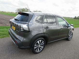 Schadeauto Suzuki SX4 1.5 Hybride Benzine Elektrisch Style 7.000km Automaat  Camera Navigatie Leer 2024/3