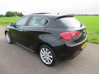 Coche accidentado Alfa Romeo Giulietta 1.4 Turbo 120pk progresion 211.000km nap 5Drs  Leer Clima Schuifdak 2011/3